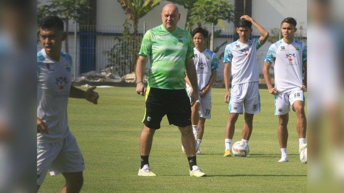 Terus Terang Bojan Hodak Ingin 3 Pemain Ini Pergi dari Persib